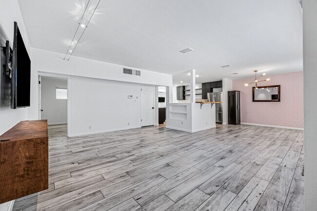 Photo - Now Leasing – Fully Updated Scottsdale Home!