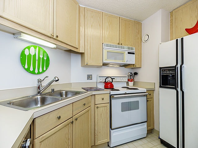 Photo - 195 N Harbor Dr Unit 607