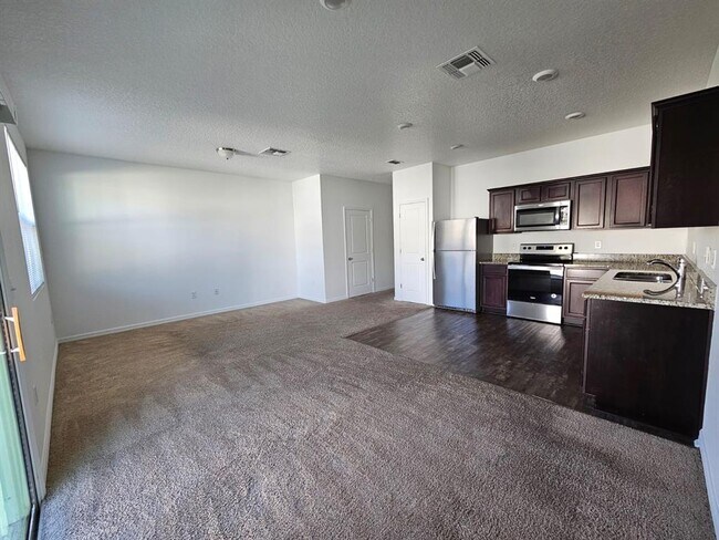 Photo - 936 Grandin St