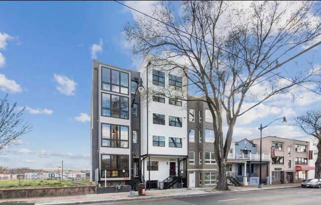 Photo - 2011 Benning Rd NE