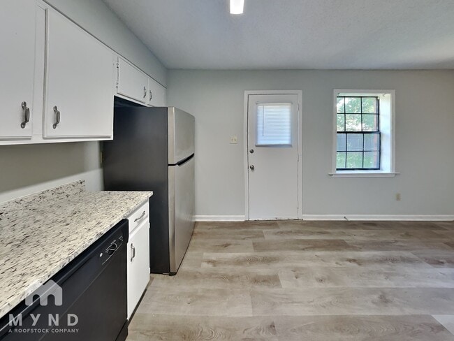 Photo - 7406 Doncaster Ln