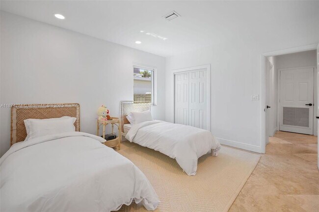 Photo - 681 Daytonia Rd