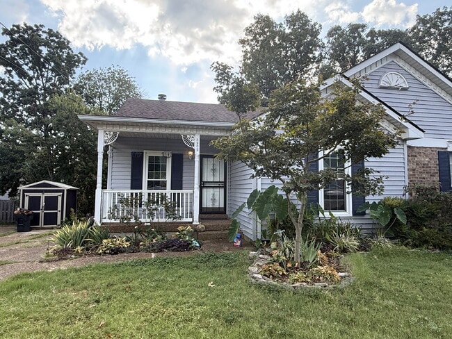Building Photo - Single-Level 2 Bed, 2 Bath Duplex Near Percy Priest Lake with Lawn Care Included