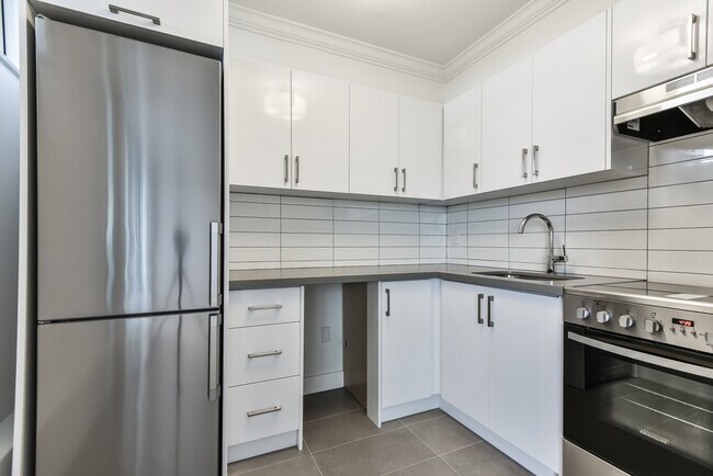 Photo - Prince Arthur Unit 01602