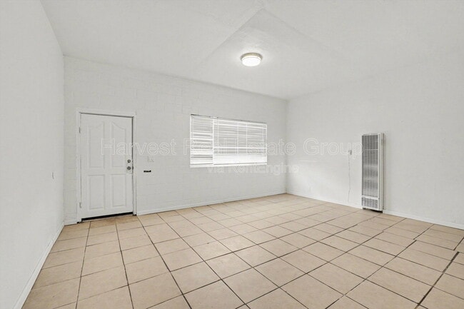 Building Photo - 1247 23rd St Unit 2245