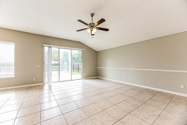 Photo - 301 N Lake Cunningham Ave