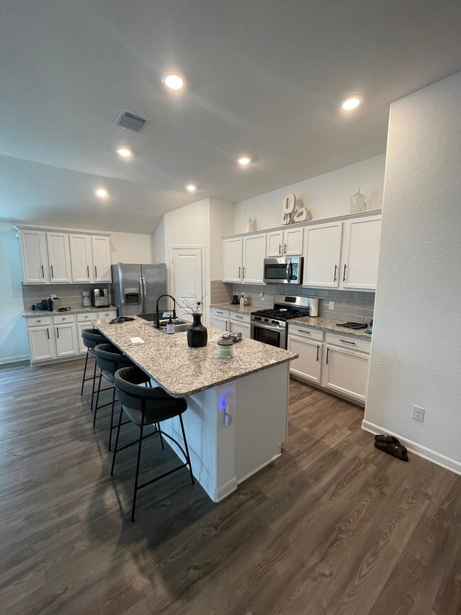 Building Photo - 16152 Dockside St Rental