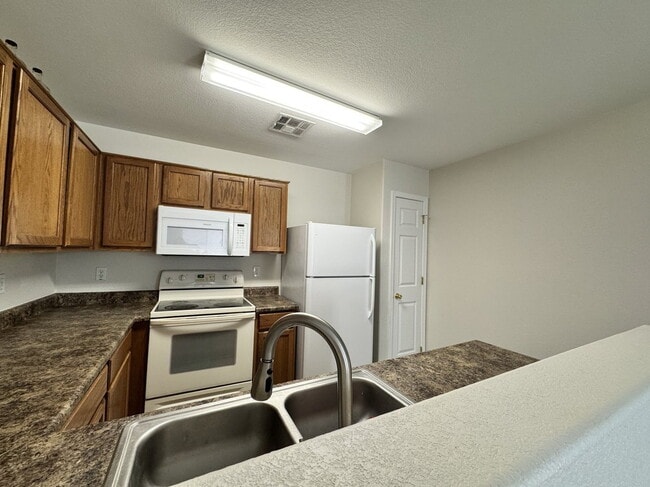 Photo - 46067 W Sheridan Rd