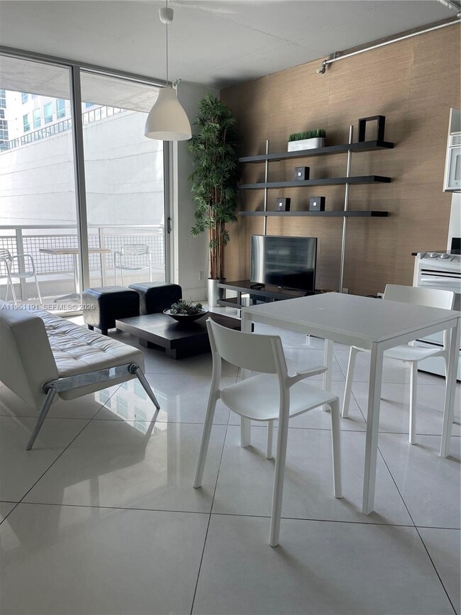 Photo - 690 SW 1st Ct Unit 1021