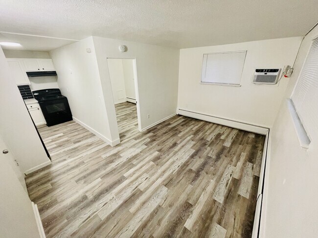 11910 E 14th Ave Unidad 2