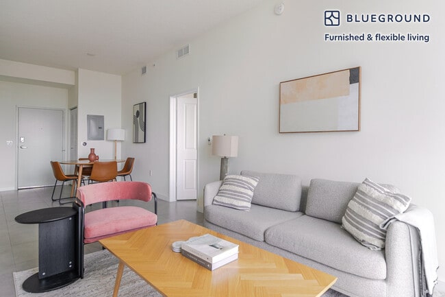 Photo - 729 NW 2nd St Unidad FL8-ID161