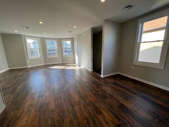 Photo - 440 Ave E Unidad 2