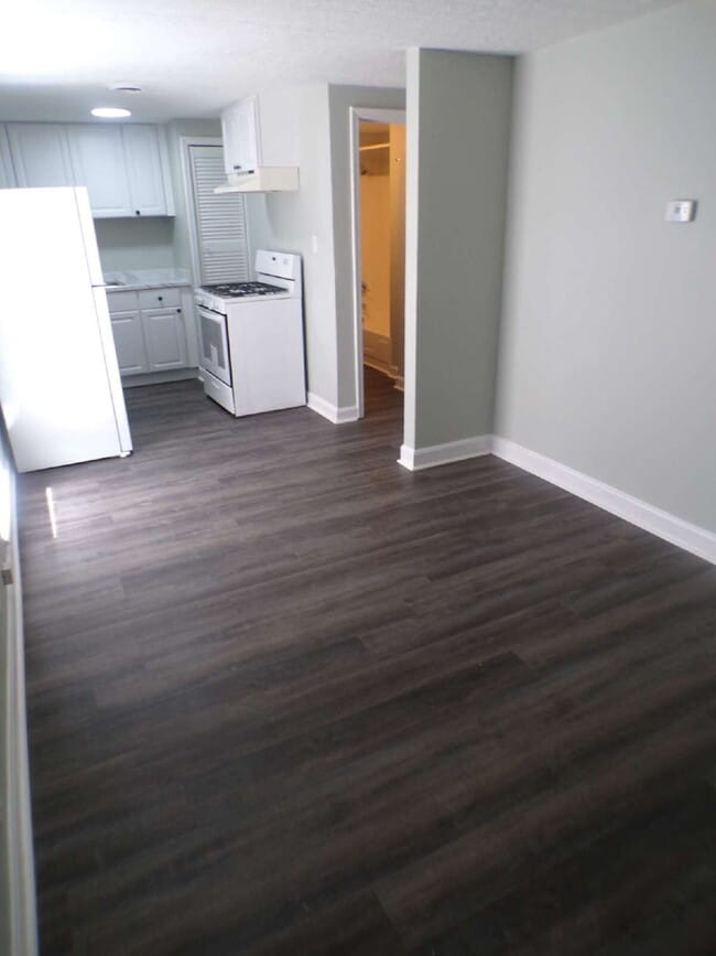 Photo - 2 bedroom 1 bath apartment near Church Hill Downs and University of Louisville, all utilities inc...