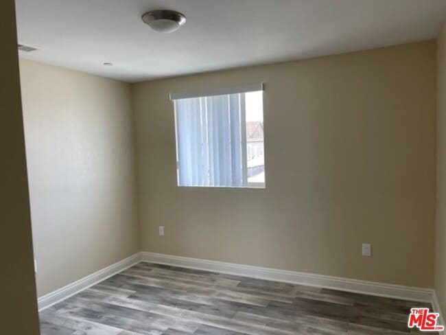 Photo - 708 W 50th St