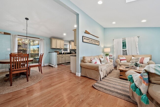 36 Cranberry Ave