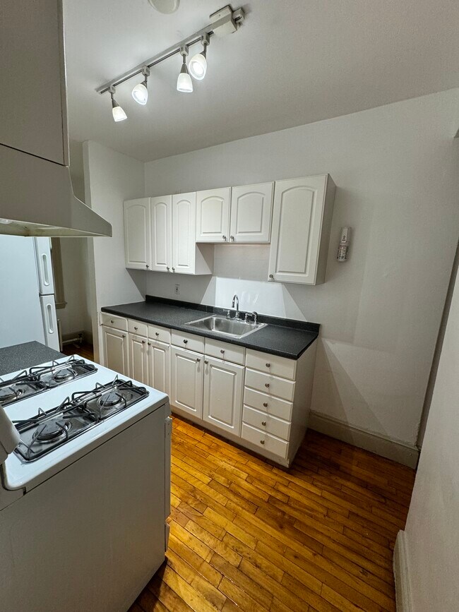 Photo - 24 Sidlaw Rd Unit 8