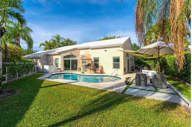 Wilshire Court, Pembroke Pines, FL 33027 - 3 BR 3 BA single-family home