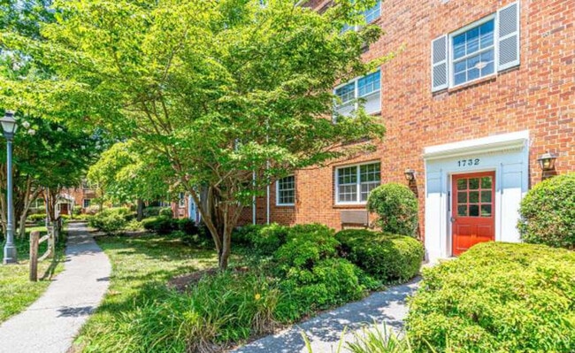 Building Photo - 1732 W Abingdon Dr Unit 101 Rental