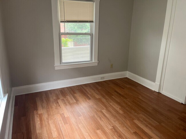 Photo - Polonia6908 Unit Up