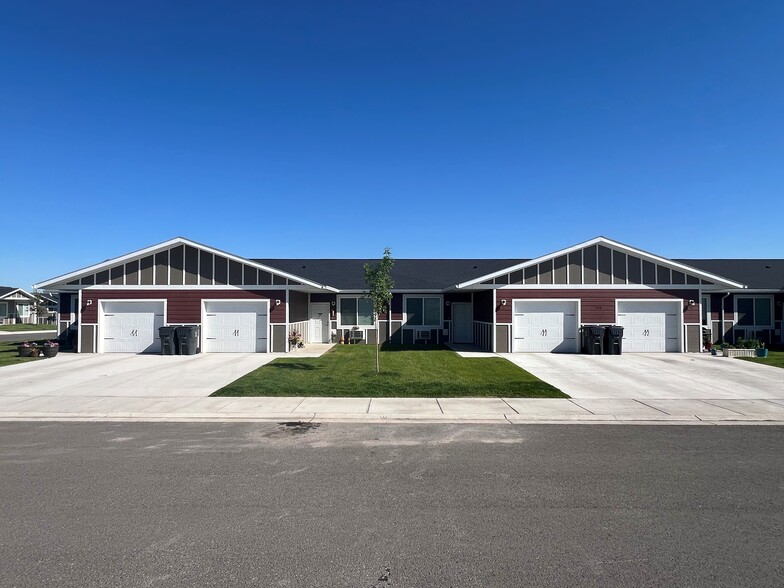 Single level with attached garage included for free