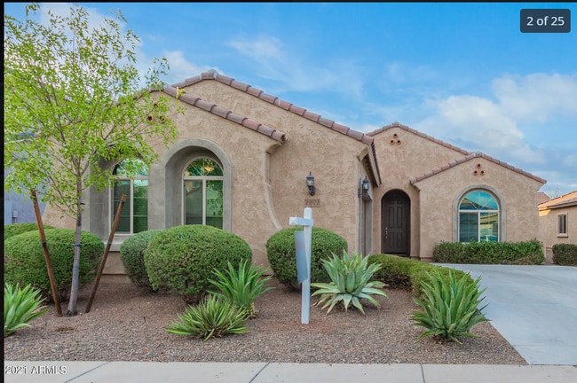 Quiet home and neighborhood - 25972 W Burnett Rd House
