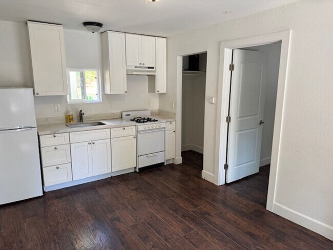 Photo - Clem Mora Rentals Unit 5