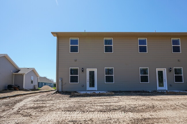 Photo - 639 McKay Way Unidad 3