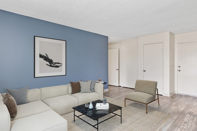 Photo - Naples Court