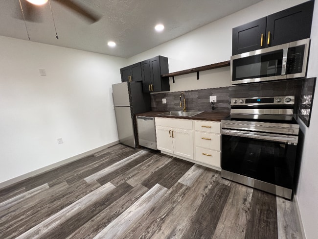 Photo - 534 Lee St Unit Apt #6