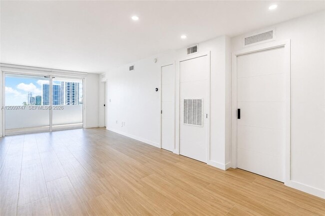 Photo - 1331 Lincoln Rd Unit 1304