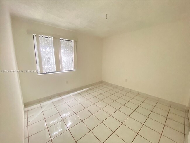 Building Photo - 605 NW 72nd Ave Unit 209