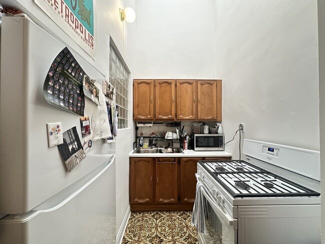 Photo - 1222 W Grace St Unit K09J