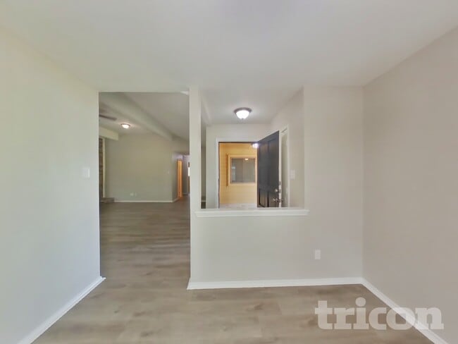 Photo - 708 Wedgegate Dr