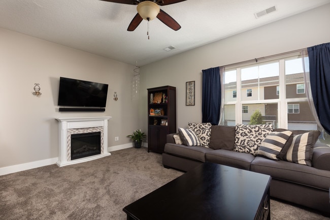 Photo - 723 Cox Ct