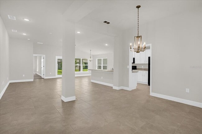 Photo - 671 Tanaro Ln
