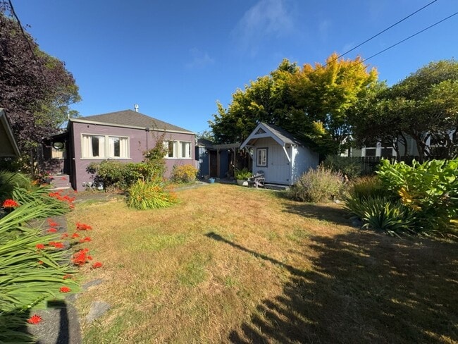 Building Photo - 3222 K St Unit 3222 K #B [PRM: Renee]