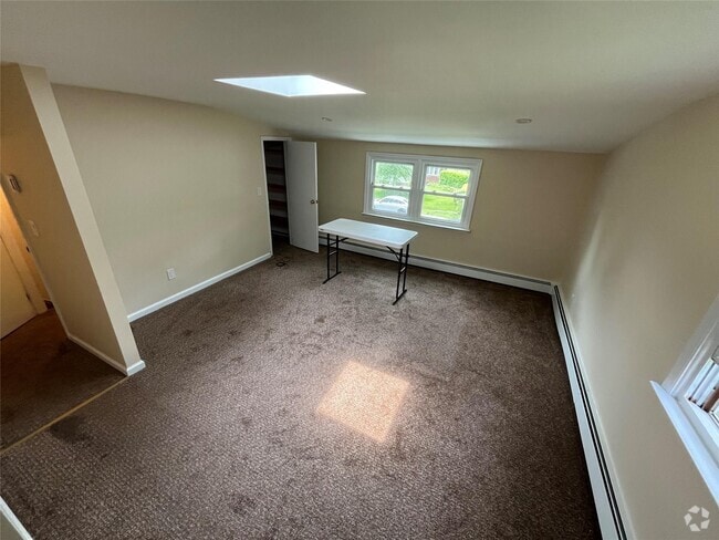 Building Photo - 615 Floral Pl Rental