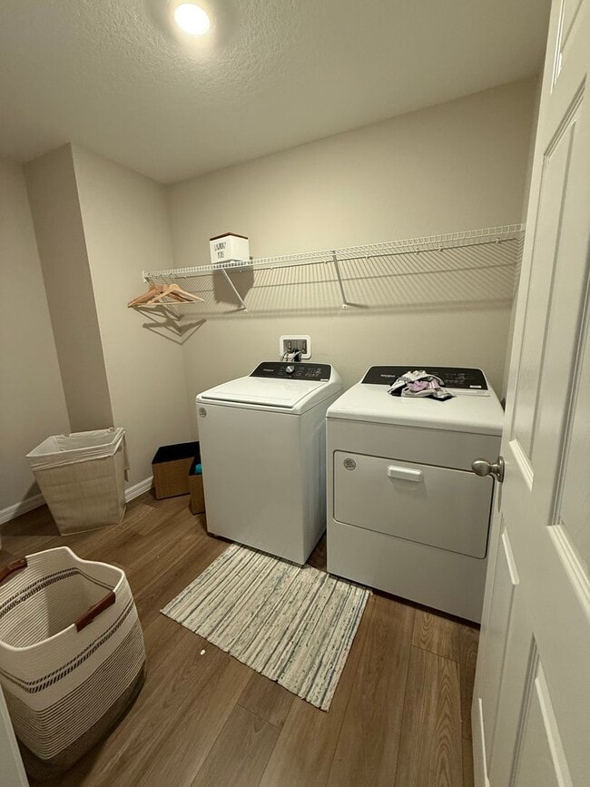 Photo - For Rent – Spacious 5-Bedroom Home in Lithia