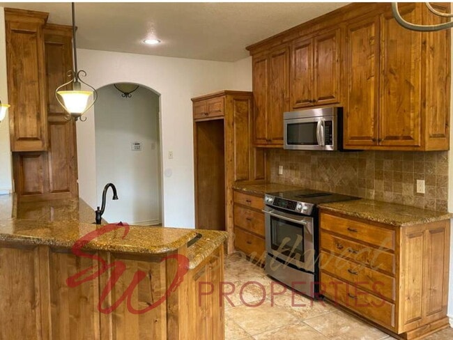 Photo - Spacious 4 Bed / 3 Bath Home in Elk Ridge Estates – Ideal for Families