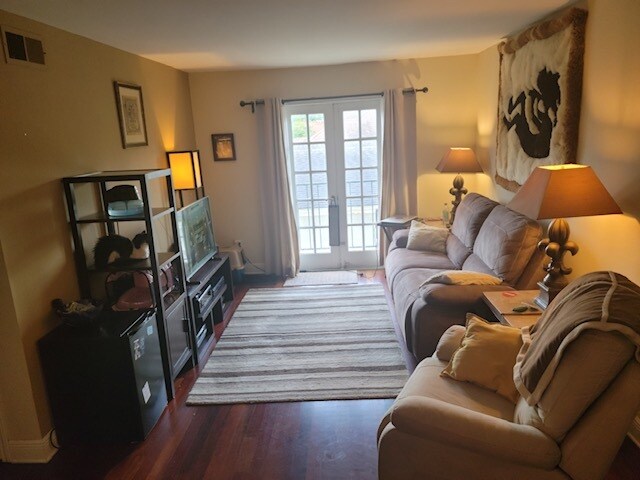 Building Photo - 3625 Saint Charles Ave Unit 3E Rental