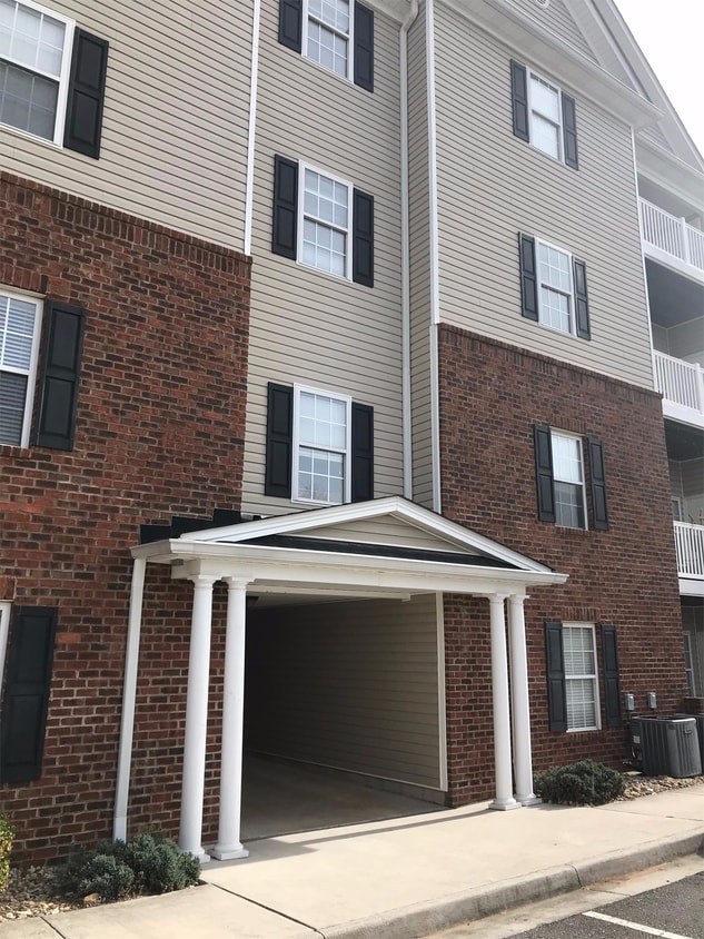 Photo - 205 Capital St (Lynchburg, VA)