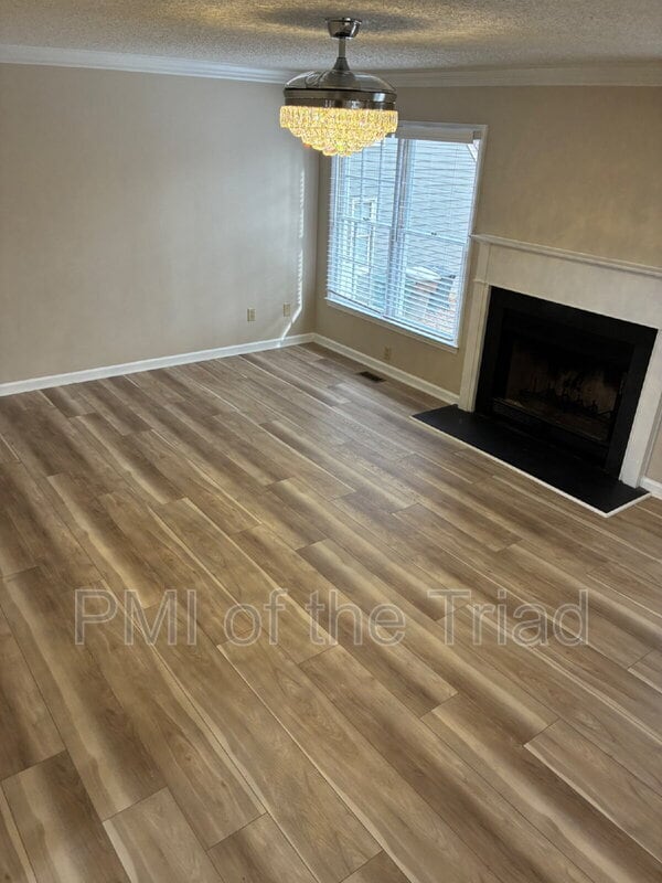 Photo - 10 Creekstone Ct