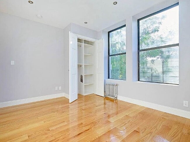 Photo - "Spacious 3-Bedroom Haven with Granite Ele...