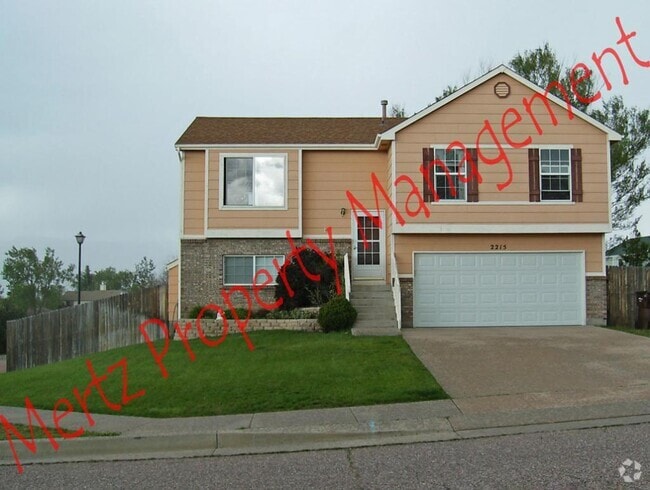 Building Photo - 2215 Lisa Dr Rental