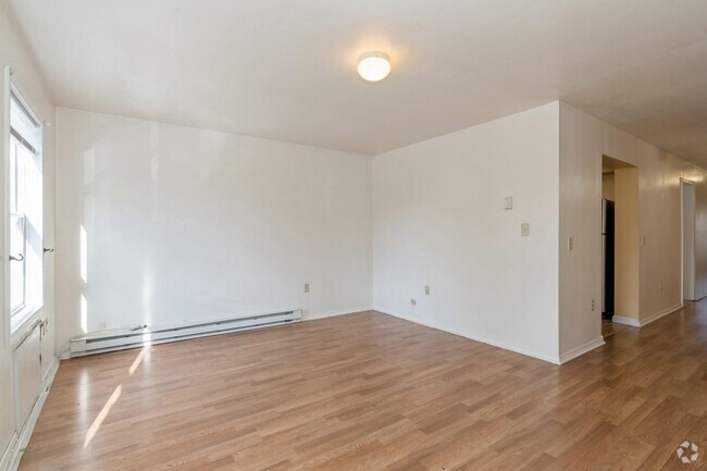 Building Photo - 112 Astor Pl Unit 2 Rental