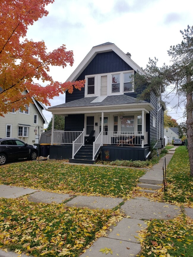 Photo - 1914 S 70th St