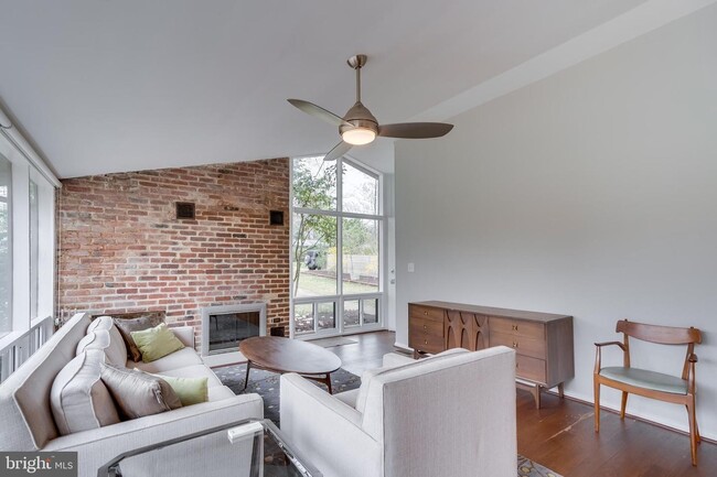 Photo - 3315 Pendleton Dr