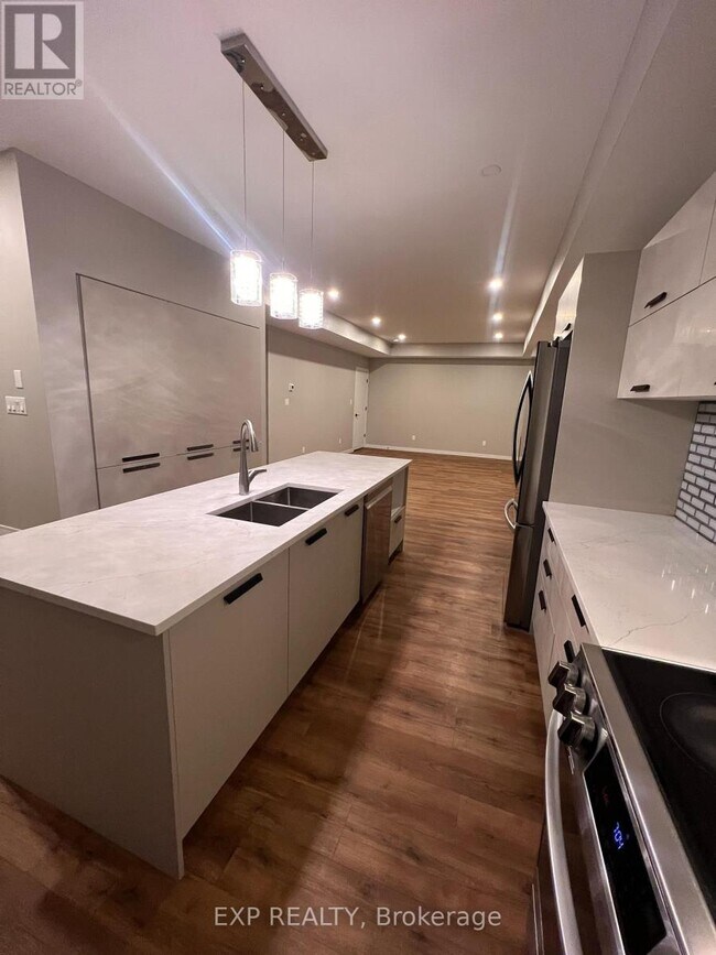 Photo - 1371 Maxime St Unité A