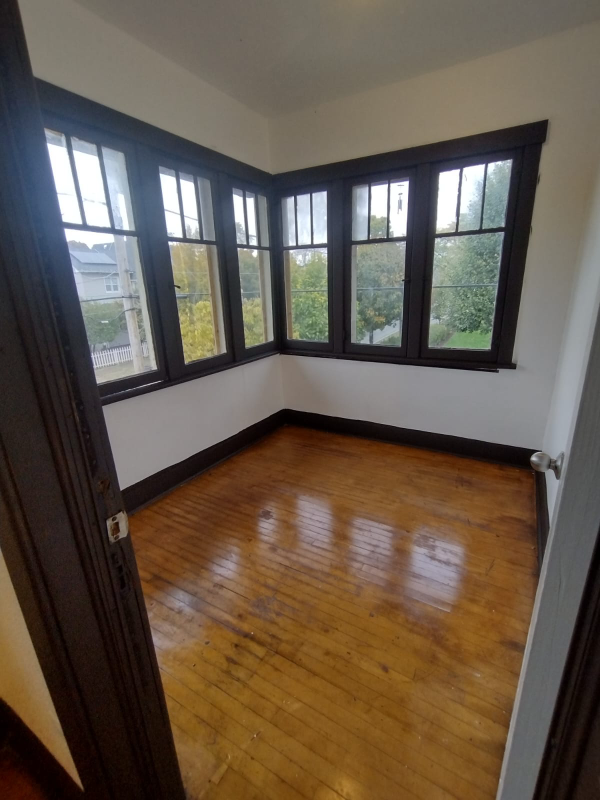 Building Photo - 265 Percy St Rental