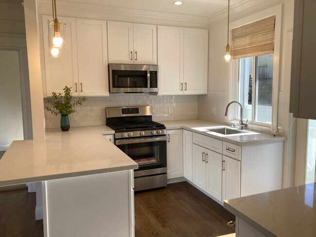 Fabulous new kitchen - 2791 Greenwich St Apartments Unit 4